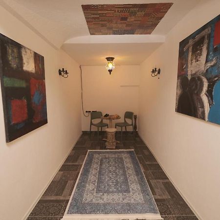 Hostel Dera Pristina Exterior foto